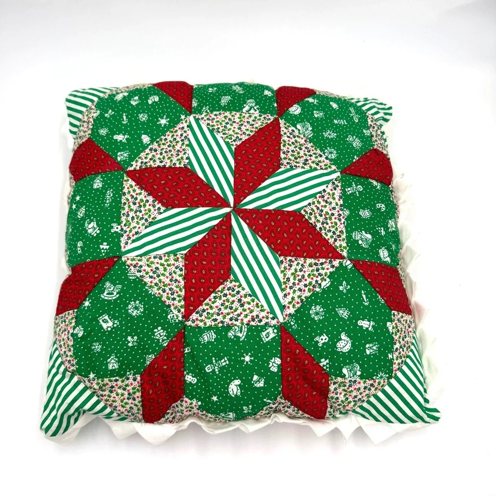 Quilted Patchwork Christmas Star Throw Pillow Red‎ Green White Vintage Style